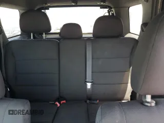 2010 Ford Escape XLT с VIN 1FMCU0D77AKA50940, выставлен на аукционе Copart как лот 55066975 с пробегом 169 940 миль миль и Списание • Salvage title. История ставок и продаж доступна на DreamBid. Изображение 10.