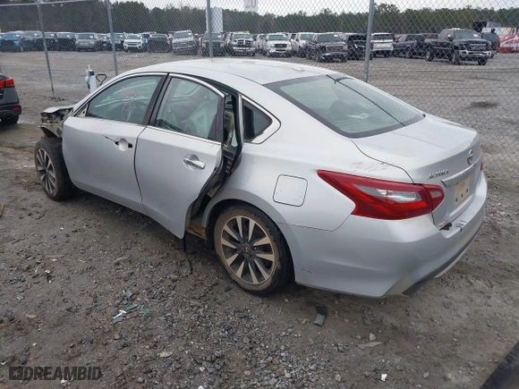 2018 Nissan Altima 2.5 SV with VIN 1N4AL3AP2JC217029, listed as a IAAI auction lot 41316847 with 200,176 mi miles. Bid and sale history available at carsss.com. Image 3.