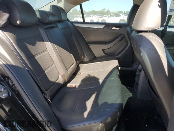 2013 Volkswagen Jetta SE z VIN 3VWDP7AJ2DM287127, wystawiony jako Copart lot #53473695 z przebiegiem 107 569 mil mil oraz Szkoda całkowita • Salvage title. Historia ofert i sprzedaży dostępna na DreamBid. Obrazek 10.
