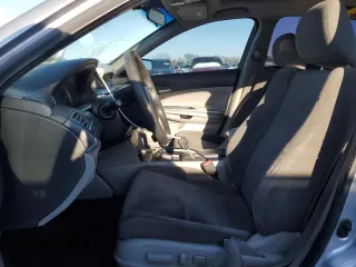 2010 Honda Accord EX z VIN 1HGCP3F79AA012370, wystawiony jako Copart lot #85742824 z przebiegiem 147 834 mil mil oraz Szkoda całkowita • Salvage title. Historia ofert i sprzedaży dostępna na DreamBid. Obrazek 7.