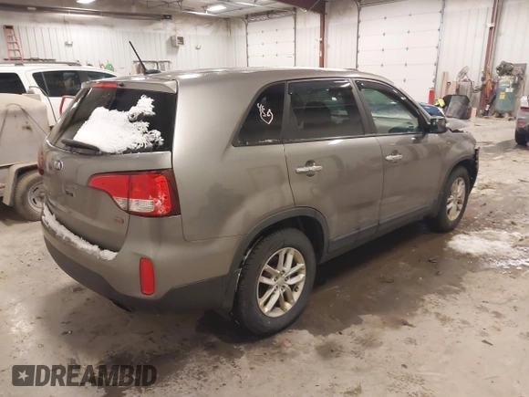 2014 Kia Sorento LX with VIN 5XYKT3A6XEG545998, listed as a IAAI auction lot 41351003 with 153,668 mi miles. Bid and sale history available at carsss.com. Image 4.
