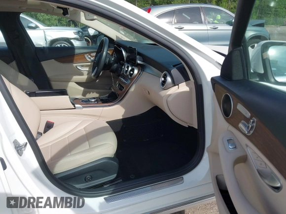 2019 Mercedes-Benz C 300 with VIN 55SWF8EB8KU293103, listed as a IAAI auction lot 41946778 with 47,993 mi miles and . Bid and sale history available at carsss.com. Image 5.