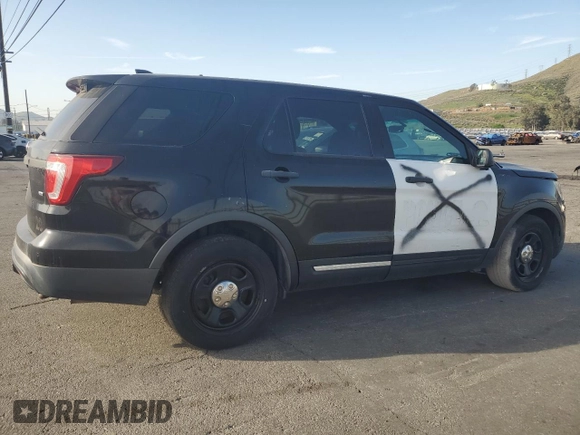 2016 Ford Police Interceptor Utility z VIN 1FM5K8AR5GGC08058, wystawiony jako Copart lot #51673255 z przebiegiem 123 955 mil mil oraz Tytuł czysty. Historia ofert i sprzedaży dostępna na DreamBid. Obrazek 3.