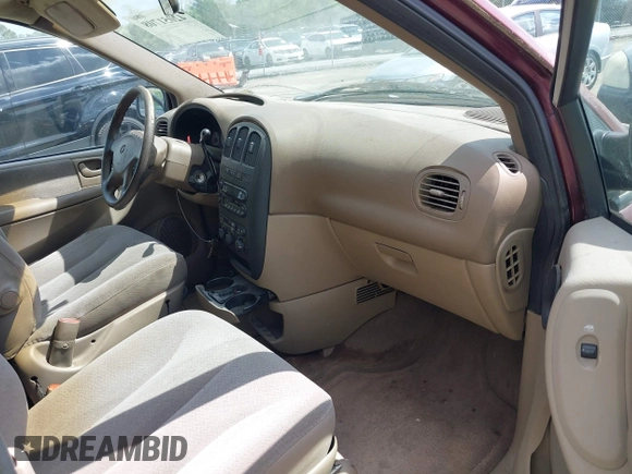 2001 Dodge Caravan Sport with VIN 2B4GP44371R357363, listed as a IAAI auction lot 42051708 with 127,352 mi miles and . Bid and sale history available at carsss.com. Image 5.