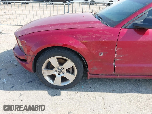 2006 Ford Mustang GT Deluxe с VIN 1ZVFT82H865196619, выставлен на аукционе IAAI как лот 42408724 с пробегом 199 280 миль миль и . История ставок и продаж доступна на DreamBid. Изображение 17.