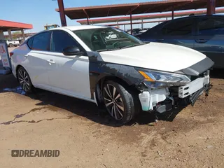 2022 Nissan Altima 2.5 SR with VIN 1N4BL4CV9NN399554, listed as a IAAI auction lot 41899949 with 33,099 mi miles. Bid and sale history available at carsss.com. Image 1.
