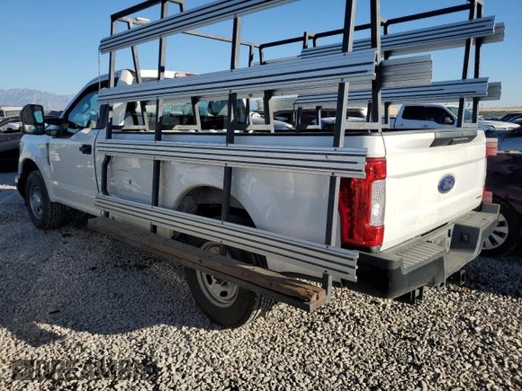 2019 Ford Super Duty F-250 SRW XL with VIN 1FTBF2A65KED13315, listed as a Copart auction lot 72810674 with 58,145 mi miles and Salvage Title. Bid and sale history available at carsss.com. Image 2.