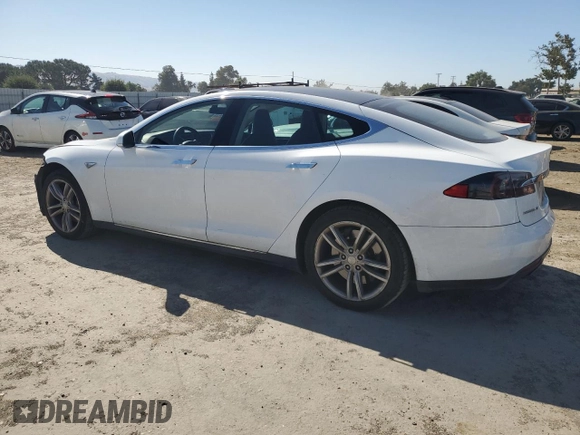 2013 Tesla Model S with VIN 5YJSA1AC7DFP10881, listed as a Copart auction lot 61485235 with 107,032 mi miles and Salvage title. Bid and sale history available at DreamBid. Image 2.