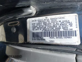 2000 Toyota Camry CE z VIN 4T1BG22K5YU989265, wystawiony jako IAAI lot #41800338 z przebiegiem 381 964 mil mil oraz . Historia ofert i sprzedaży dostępna na DreamBid. Obrazek 9.