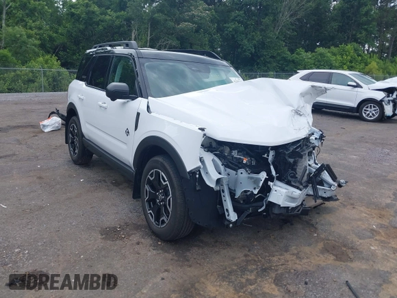2025 Ford Bronco Sport Outer Banks with VIN 3FMCR9CN7SRE28578, listed as a IAAI auction lot 42355247 with 2,961 mi miles and . Bid and sale history available at DreamBid. Image 1.