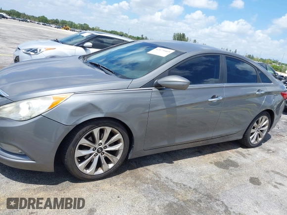 2013 Hyundai Sonata Limited with VIN 5NPEC4AC0DH733266, listed as a IAAI auction lot 42179469 with 115,867 mi miles and . Bid and sale history available at carsss.com. Image 6.