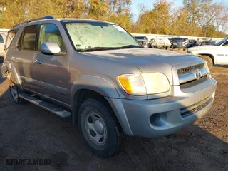 2005 Toyota Sequoia SR5 with VIN 5TDZT34A75S255459, listed as a IAAI auction lot 41055847 with 1 mi miles. Bid and sale history available at carsss.com. Image 1.