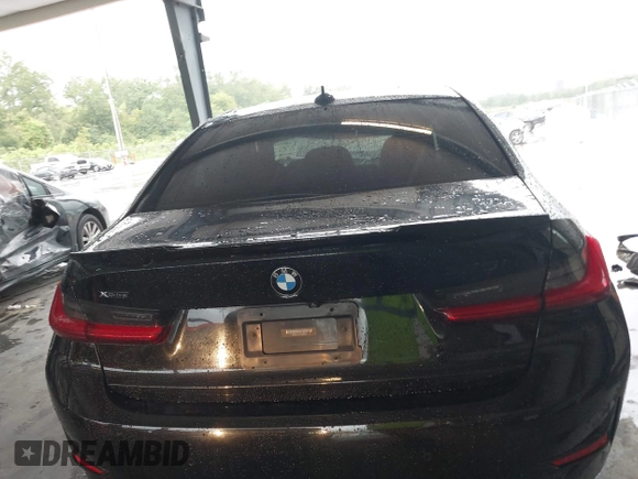 2020 BMW 3 Series 330i xDrive with VIN 3MW5R7J0XL8B23542, listed as a IAAI auction lot 40267310 with 1 mi miles. Bid and sale history available at carsss.com. Image 15.