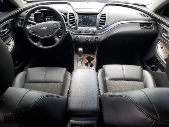 2015 Chevrolet Impala LT z VIN 2G1115SL5F9140249, wystawiony jako Copart lot #61856985 z przebiegiem 189 167 mil mil oraz Czysty tytuł • Clean title. Historia ofert i sprzedaży dostępna na DreamBid. Obrazek 8.