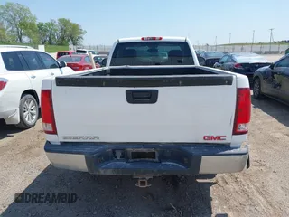 2009 GMC Sierra 1500 Work Truck z VIN 1GTEC14X19Z107738, wystawiony jako IAAI lot #42221514 z przebiegiem 144 789 mil mil oraz . Historia ofert i sprzedaży dostępna na DreamBid. Obrazek 17.