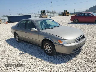 2000 Toyota Camry CE z VIN 4T1BG22K3YU009533, wystawiony jako Copart lot #48996855 z przebiegiem 132 705 mil mil oraz Szkoda całkowita • Salvage title. Historia ofert i sprzedaży dostępna na DreamBid. Obrazek 4.