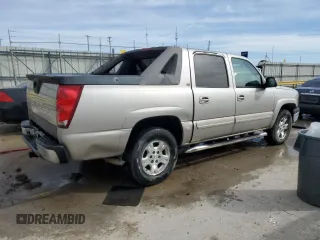 2005 Chevrolet Avalanche LS with VIN 3GNEC12Z35G156137, listed as a Copart auction lot 46142765 with 179,063 mi miles and Non Repairable. Bid and sale history available at carsss.com. Image 3.