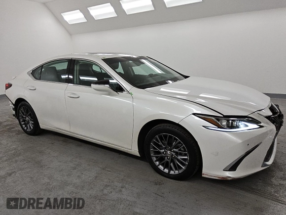 2021 Lexus ES with VIN 58ACA1C12MU009354, listed as a Copart auction lot 44401795 with 127,396 mi miles and Clean Title. Bid and sale history available at carsss.com. Image 4.