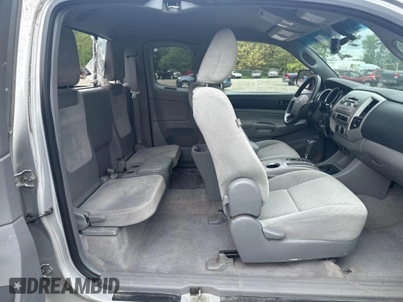 2010 Toyota Tacoma z VIN 5TEUU4EN8AZ748031, wystawiony jako IAAI lot #42313462 z przebiegiem 293 983 mil mil oraz . Historia ofert i sprzedaży dostępna na DreamBid. Obrazek 8.