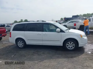 2010 Chrysler Town & Country Touring with VIN 2A4RR5D19AR188015, listed as a IAAI auction lot 41997283 with 172,877 mi miles. Bid and sale history available at carsss.com. Image 13.