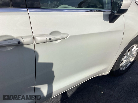 2017 Chrysler Pacifica Touring with VIN 2C4RC1DG5HR764942, listed as a IAAI auction lot 42796303 with 64,391 mi miles and . Bid and sale history available at DreamBid. Image 33.