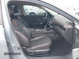 2025 Nissan Sentra SR с VIN 3N1AB8DVXSY233950, выставлен на аукционе IAAI как лот 42429684 с пробегом 5 114 миль миль и . История ставок и продаж доступна на DreamBid. Изображение 5.