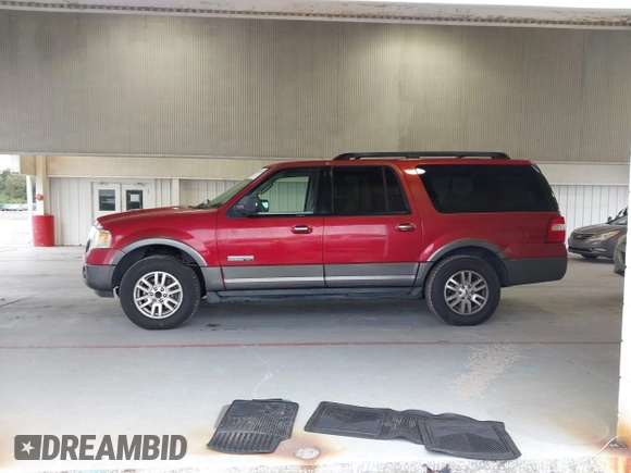 2007 Ford Expedition EL XLT with VIN 1FMFK15577LA81842, listed as a IAAI auction lot 41389458 with 221,603 mi miles. Bid and sale history available at carsss.com. Image 14.