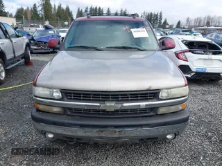 2004 Chevrolet Suburban Z71 with VIN 3GNFK16Z94G241614, listed as a IAAI auction lot 41808210 with 285,054 mi miles. Bid and sale history available at carsss.com. Image 12.