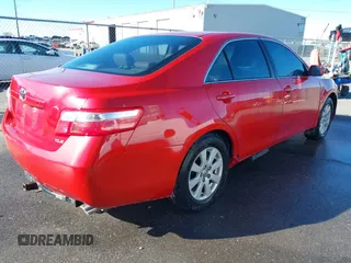 2009 Toyota Camry LE z VIN 4T1BK46K79U083690, wystawiony jako IAAI lot #41811918 z przebiegiem 174 220 mil mil oraz . Historia ofert i sprzedaży dostępna na DreamBid. Obrazek 4.