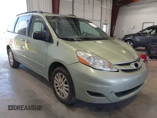 2008 Toyota Sienna LE with VIN 5TDBK23C88S020607, listed as a IAAI auction lot 41748033 with 159,439 mi miles. Bid and sale history available at carsss.com. Image 1.