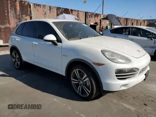 2012 Porsche Cayenne S Hybrid z VIN WP1AE2A23CLA93180, wystawiony jako Copart lot #88579675 z przebiegiem 50 909 mil mil oraz Tytuł czysty. Historia ofert i sprzedaży dostępna na DreamBid. Obrazek 4.