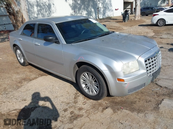 2009 Chrysler 300 LX with VIN 2C3KA43D29H528728, listed as a IAAI auction lot 41532893 with 95,077 mi miles. Bid and sale history available at carsss.com. Image 1.