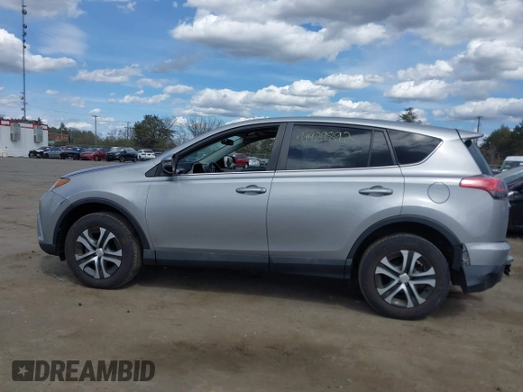 2018 Toyota RAV4 XLE with VIN 2T3WFREV9JW410102, listed as a IAAI auction lot 41929892 with 75,422 mi miles and . Bid and sale history available at carsss.com. Image 14.