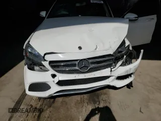 2018 Mercedes-Benz C 300 z VIN 55SWF4KB0JU235398, wystawiony jako Copart lot #53123405 z przebiegiem 85 265 mil mil oraz Szkoda całkowita • Salvage title. Historia ofert i sprzedaży dostępna na DreamBid. Obrazek 11.