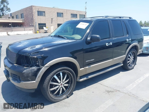 2002 Ford Explorer Eddie Bauer z VIN 1FMDU74E42ZC47584, wystawiony jako IAAI lot #42456721 z przebiegiem 141 518 mil mil oraz . Historia ofert i sprzedaży dostępna na DreamBid. Obrazek 2.