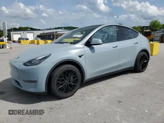 2021 Tesla Model Y Standard Range z VIN 5YJYGDED6MF105621, wystawiony jako Copart lot #54392775 z przebiegiem 25 440 mil mil oraz Szkody całkowita. Historia ofert i sprzedaży dostępna na DreamBid. Obrazek 1.