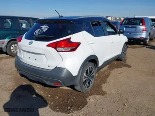 2019 Nissan Kicks S with VIN 3N1CP5CU1KL543001, listed as a IAAI auction lot 41622250 with 43,914 mi miles. Bid and sale history available at carsss.com. Image 4.