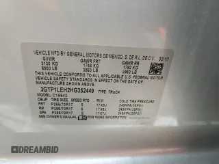 2017 GMC Sierra 1500 z VIN 3GTP1LEH2HG352449, wystawiony jako Copart lot #84054074 z przebiegiem 61 502 mil mil oraz Szkoda całkowita • Salvage title. Historia ofert i sprzedaży dostępna na DreamBid. Obrazek 12.