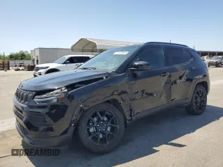 2022 Jeep Compass Latitude z VIN 3C4NJCBB6NT187791, wystawiony jako Copart lot #61102685 z przebiegiem 18 281 mil mil oraz Szkoda całkowita • Salvage title. Historia ofert i sprzedaży dostępna na DreamBid. Obrazek 1.