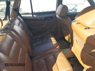1995 Mercedes-Benz E with VIN WDBEA92E7SF310418, listed as a IAAI auction lot 41762503 with 206,153 mi miles and . Bid and sale history available at DreamBid. Image 8.