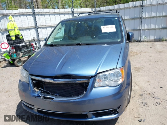 2012 Chrysler Town & Country Touring z VIN 2C4RC1BG1CR188505, wystawiony jako IAAI lot #42224196 z przebiegiem 200 852 mil mil oraz . Historia ofert i sprzedaży dostępna na DreamBid. Obrazek 12.
