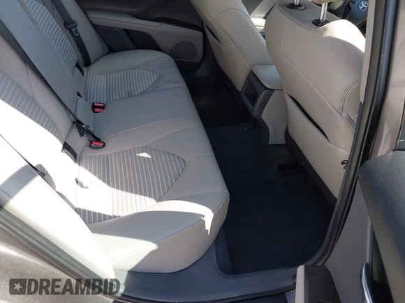 2023 Toyota Camry SE z VIN 4T1G11BK8PU080789, wystawiony jako IAAI lot #41706858 z przebiegiem 48 052 mil mil oraz . Historia ofert i sprzedaży dostępna na DreamBid. Obrazek 8.