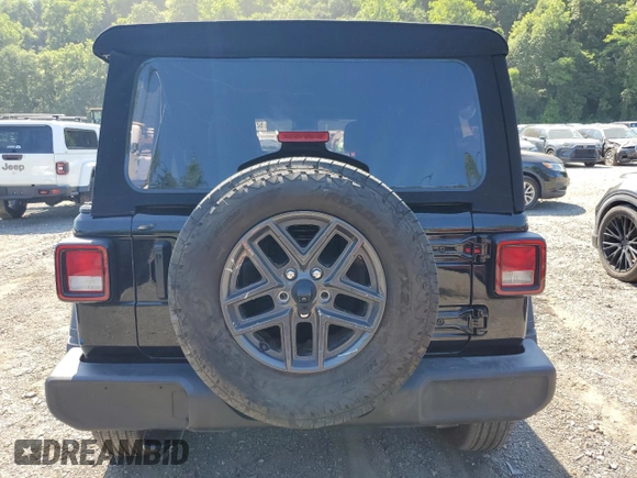 2024 Jeep Wrangler Sport S z VIN 1C4PJXDGXRW334039, wystawiony jako Copart lot #62534415 z przebiegiem 13 528 mil mil oraz Szkoda całkowita • Salvage title. Historia ofert i sprzedaży dostępna na DreamBid. Obrazek 6.