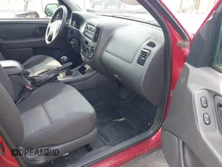 2005 Ford Escape XLS Value with VIN 1FMYU92ZX5KB50325, listed as a IAAI auction lot 42610977 with 155,682 mi miles and . Bid and sale history available at DreamBid. Image 5.