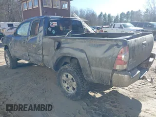2009 Toyota Tacoma with VIN 5TEUU42N69Z670462, listed as a IAAI auction lot 41908357 with 208,430 mi miles. Bid and sale history available at carsss.com. Image 3.