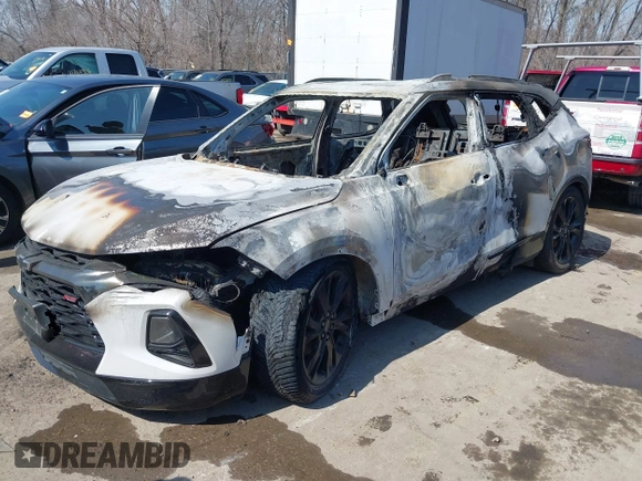 2021 Chevrolet Blazer RS z VIN 3GNKBERS9MS508297, wystawiony jako IAAI lot #41793925 z przebiegiem Nie podano mil oraz . Historia ofert i sprzedaży dostępna na DreamBid. Obrazek 2.
