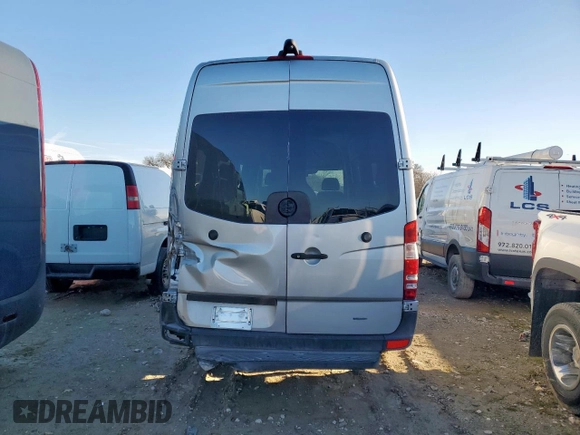 2014 Mercedes-Benz Sprinter with VIN WDZPE8DC1E5894765, listed as a Copart auction lot 44418195 with 138,738 mi miles and Salvage Title. Bid and sale history available at DreamBid. Image 6.
