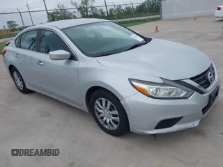 2016 Nissan Altima 2.5 S with VIN 1N4AL3AP4GN325116, listed as a IAAI auction lot 41918204 with 92,547 mi miles. Bid and sale history available at carsss.com. Image 1.