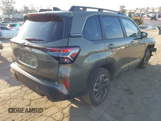 2025 Subaru Forester Limited z VIN JF2SLDRC1SH503014, wystawiony jako IAAI lot #41998336 z przebiegiem 1 448 mil mil oraz . Historia ofert i sprzedaży dostępna na DreamBid. Obrazek 4.