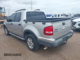 2008 Ford Explorer Sport Trac XLT z VIN 1FMEU31E18UA25835, wystawiony jako IAAI lot #42448591 z przebiegiem 139 120 mil mil oraz . Historia ofert i sprzedaży dostępna na DreamBid. Obrazek 3.